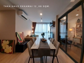 ให้เช่า คอนโด 2 ห้องนอน ห้องมุม แต่งสวยมาก TAKA HAUS EKAMAI 12 :